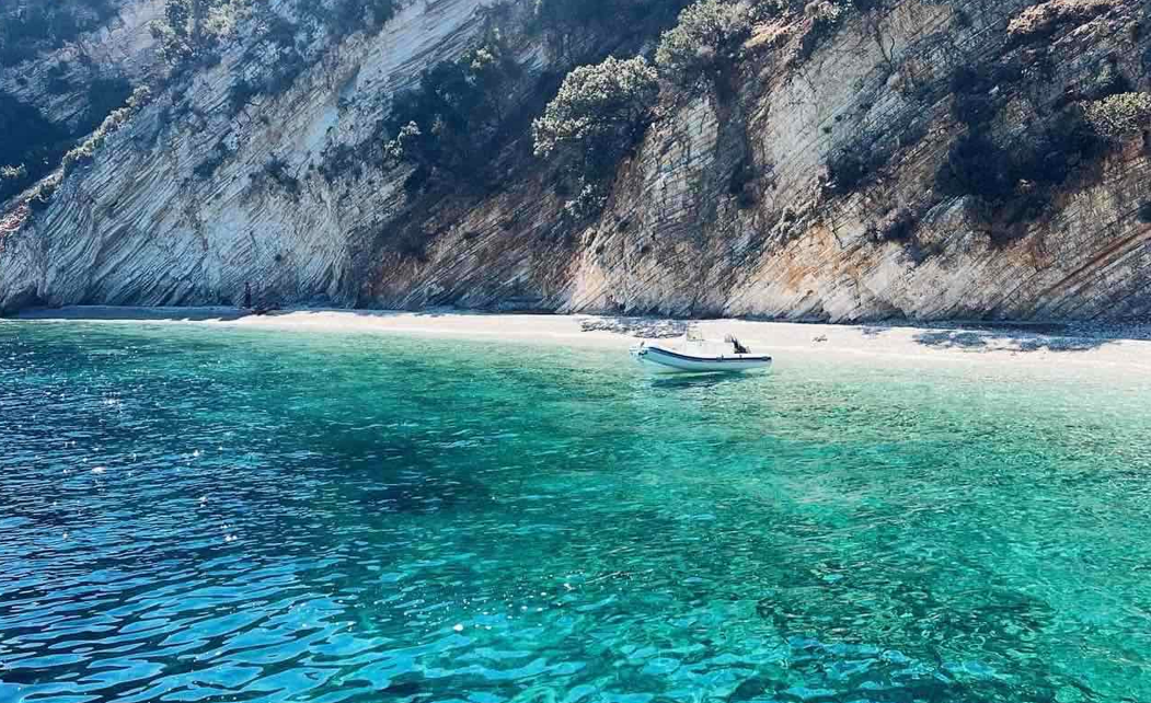 Διακοπές στην Κεφαλονιά – Ο απόλυτος οδηγός για όσους θέλουν να δουν… πίσω από τις καρτ ποστάλ (ΕΙΚΟΝΕΣ)